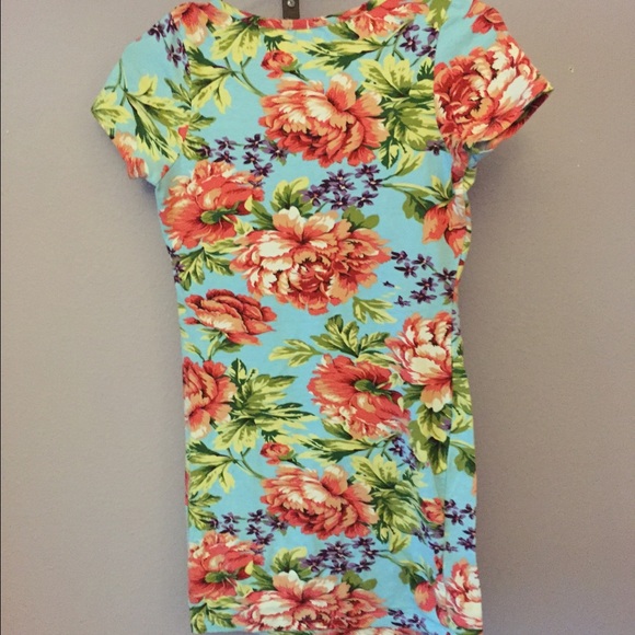 Dress 🌸🌺 - Picture 3 of 3