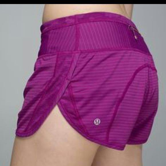 Lululemon Cutie w/the Booty - Picture 2 of 4