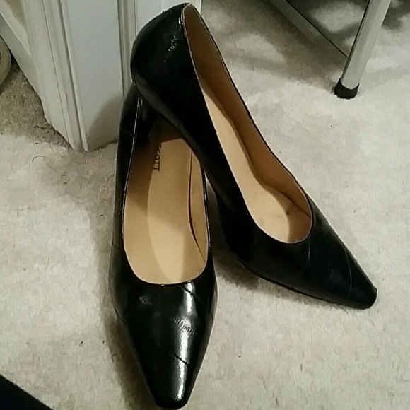 Black, leather pump