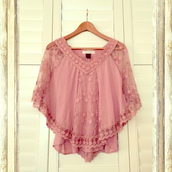 Tops - Lacy Feminine Top