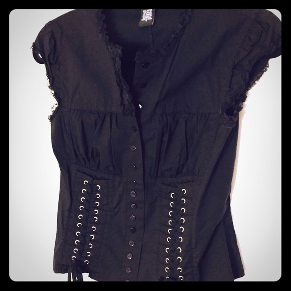 Sexy & Sweet - lace up, cap sleeve top in black