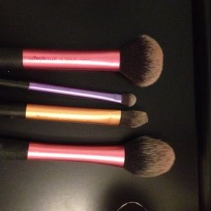 Real techniques makeup brushes