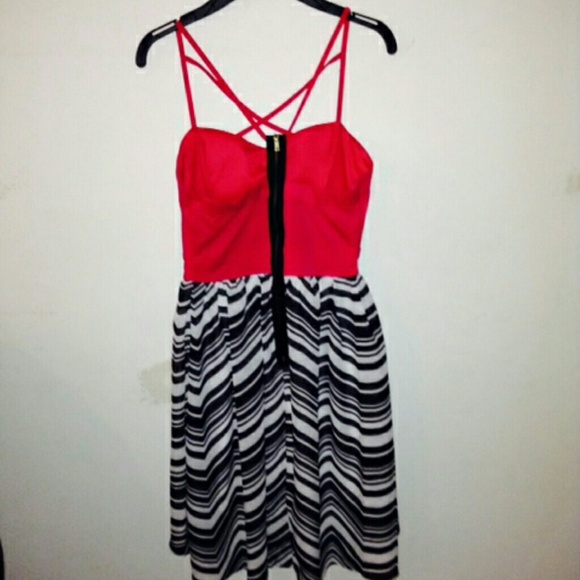 Juniors Super Cute and Fun Dress - Picture 2 of 2