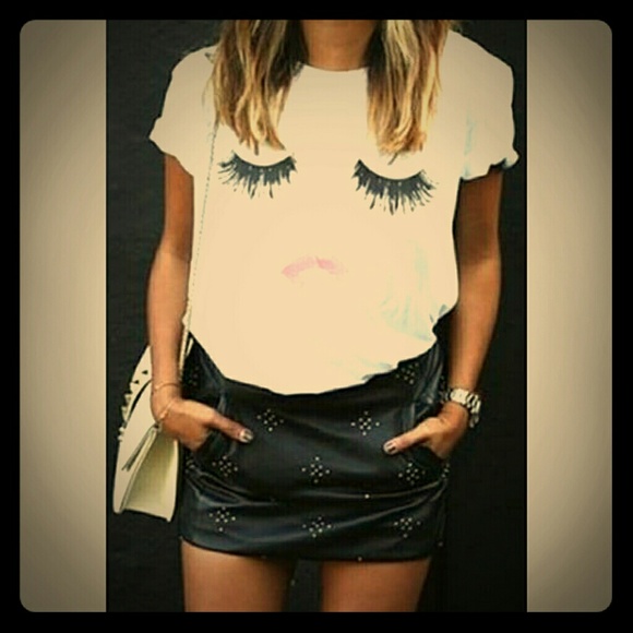 SUPER CUTE EYELASH TEE TOP