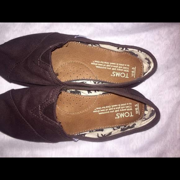 Toms - Picture 2 of 2