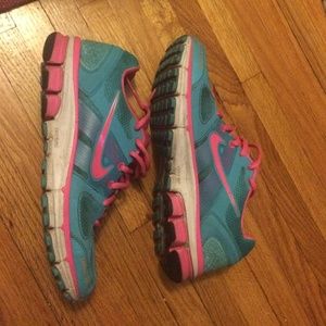 Nike Zoom Air (Women's)