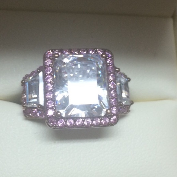 Designer statement ring !!! - Picture 3 of 4