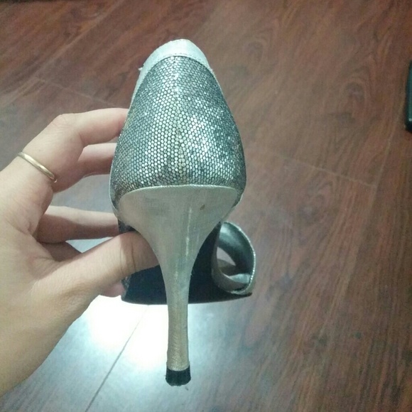 Silver sequined peep toes - Picture 3 of 3