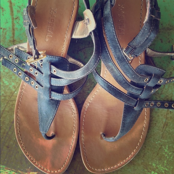 2" heel gladiator sandals. Brown leather. 3 clasps