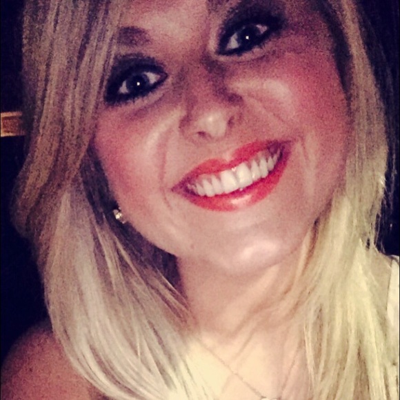 Meet your Posher, Haley - Picture 1 of 1