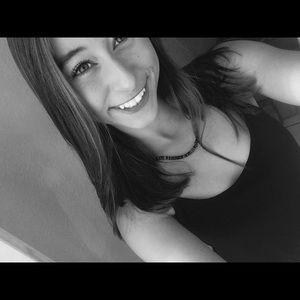 Meet your Posher, Dana