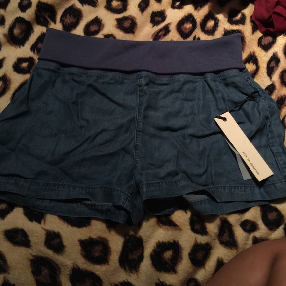 Forever 21 demin blue shorts