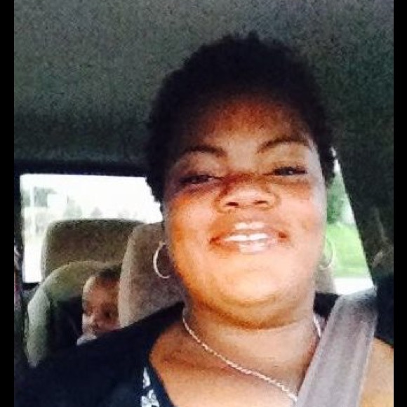 Meet your Posher, Tiffany - Picture 3 of 3