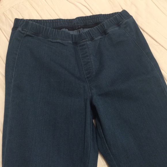 Uniqlo Denim Jeggings - Picture 2 of 3