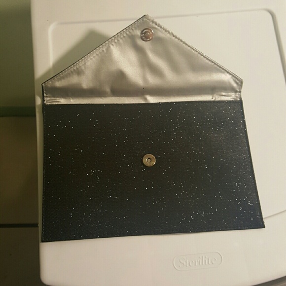 Inc - Picture 3 of 3