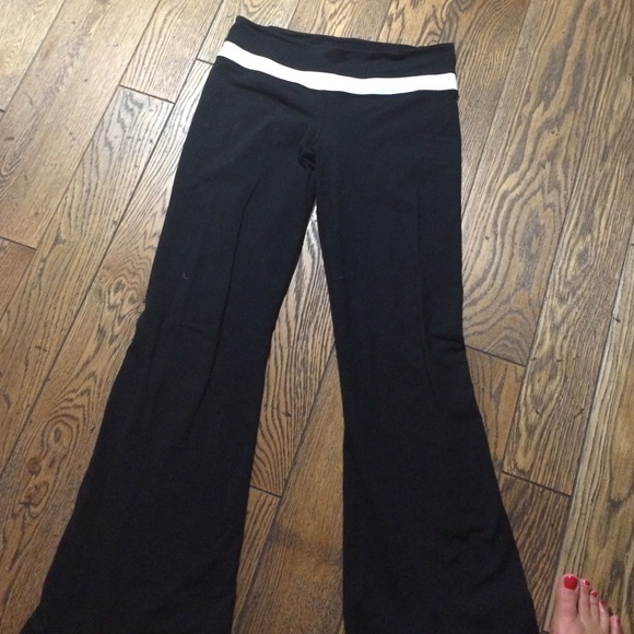 Lululemon Groove pants size 8