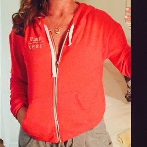 ❤️Logo Crew Sweatshirt in RED ❤️