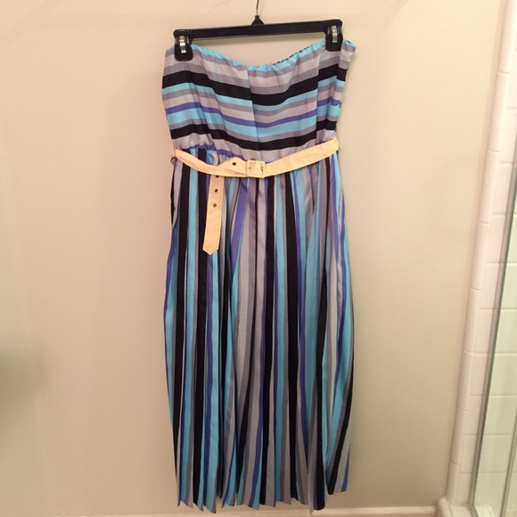Flirty pleated dress!🎉