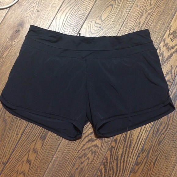 Lululemon shorts size 10