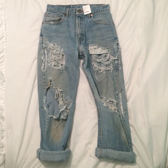 Destroyed boyfriend jeans