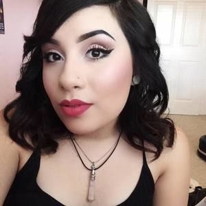 Meet your Posher, Maegan