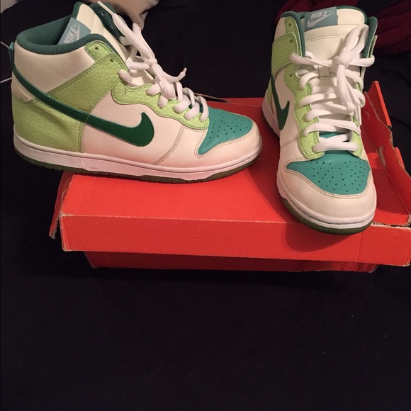 Nike dunk glow in the dark