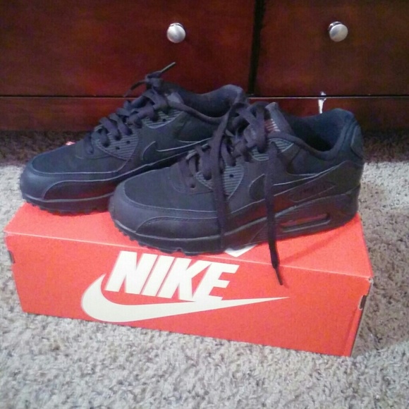 Nike air maxx! Trade