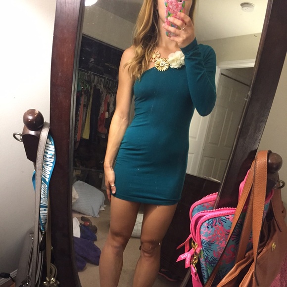 one shoulder dress