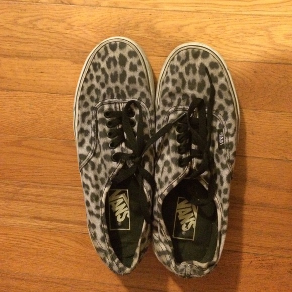 Leopard Vans