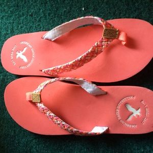American Eagle flip flops