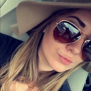 Meet your Posher, Lacey