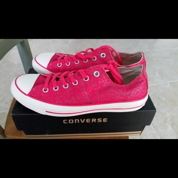Converse Shoes - Hot pink converse