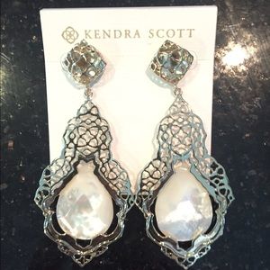 Kendra Scott Pearl Earrings
