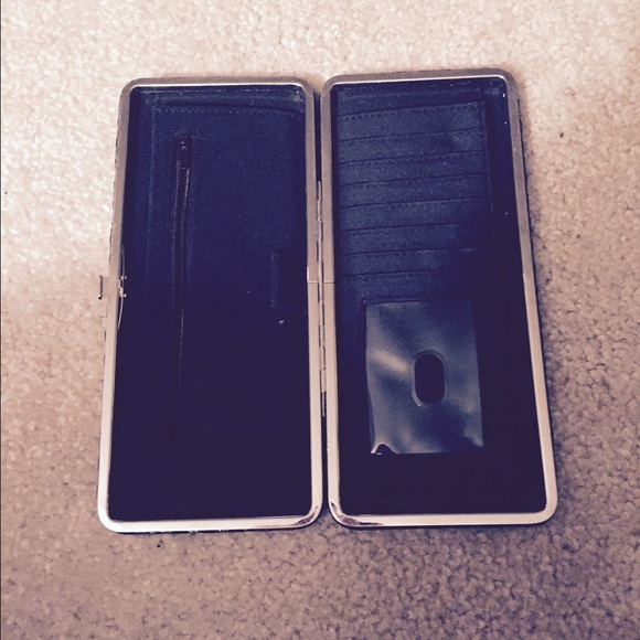 Wallet/Clutch - Picture 2 of 2