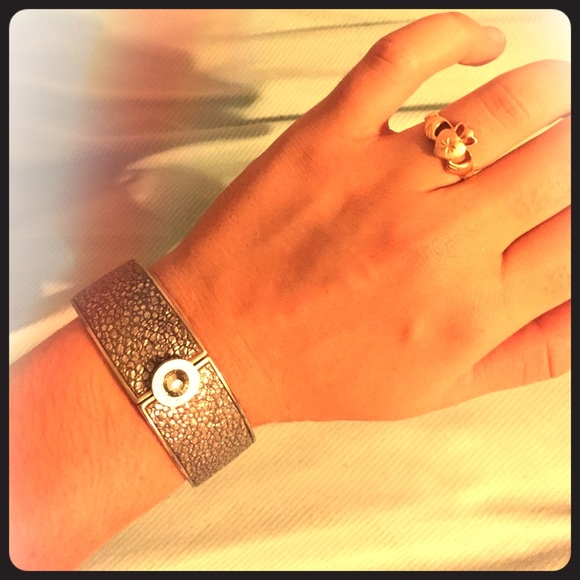 Henri Bendel silver bangle