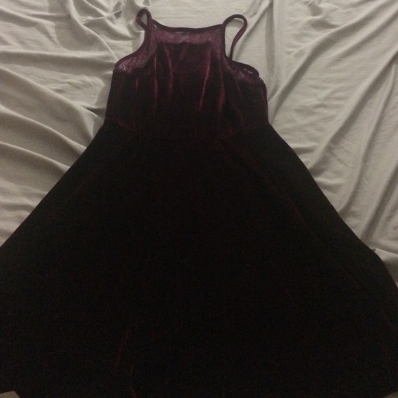 Urban outfitters Maroon velvet dress. - Picture 1 of 4
