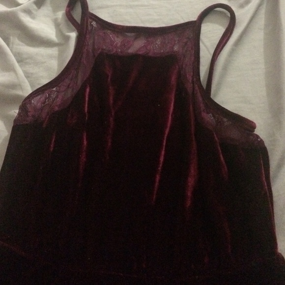 Urban outfitters Maroon velvet dress. - Picture 2 of 4