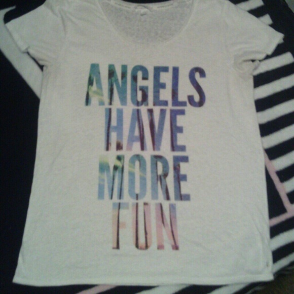 Vs pink tee