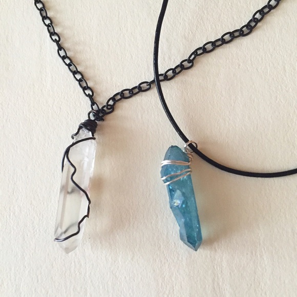 Quartz crystal necklace (Clear)