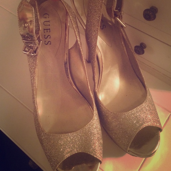 Glamorous gold heels - Picture 1 of 2