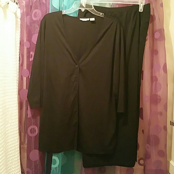 Lightweight skirt and cardigan set.