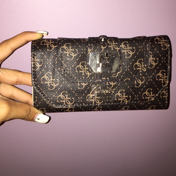 Guess Wallet
