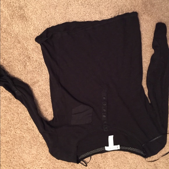 quart length black tee