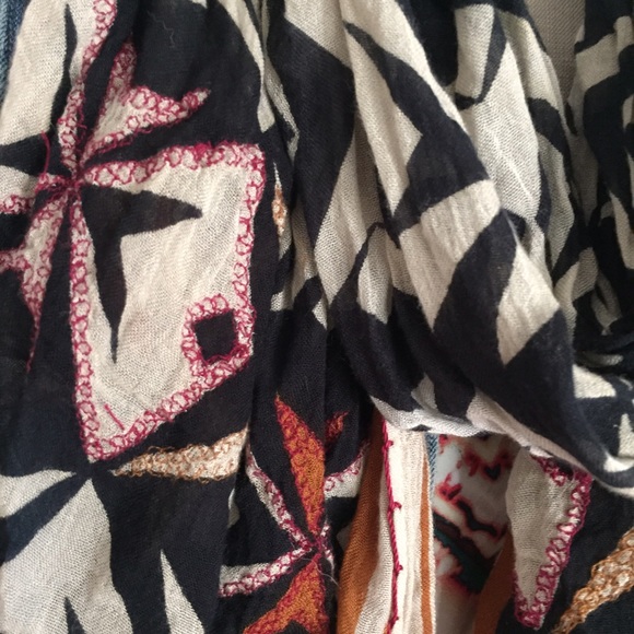 Scarf/wrap from maurices - Picture 2 of 2