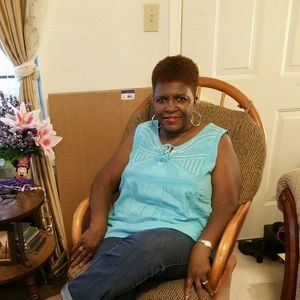 Meet your Posher, Loyce