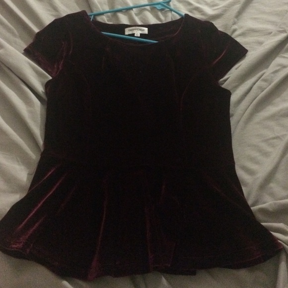 Pretty maroon velvet top - Picture 1 of 3