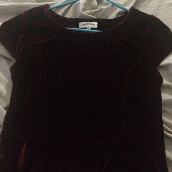 Pretty maroon velvet top - Picture 2 of 3