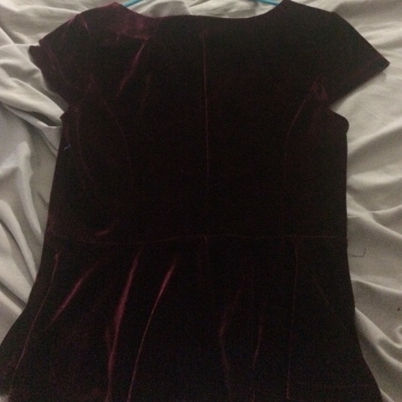 Pretty maroon velvet top - Picture 3 of 3