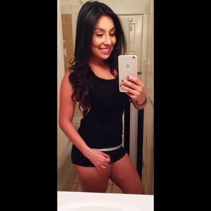 Meet your Posher, Mara