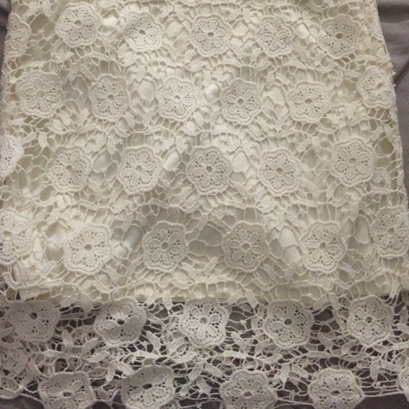Adorable crochet daisy skirt. - Picture 2 of 2